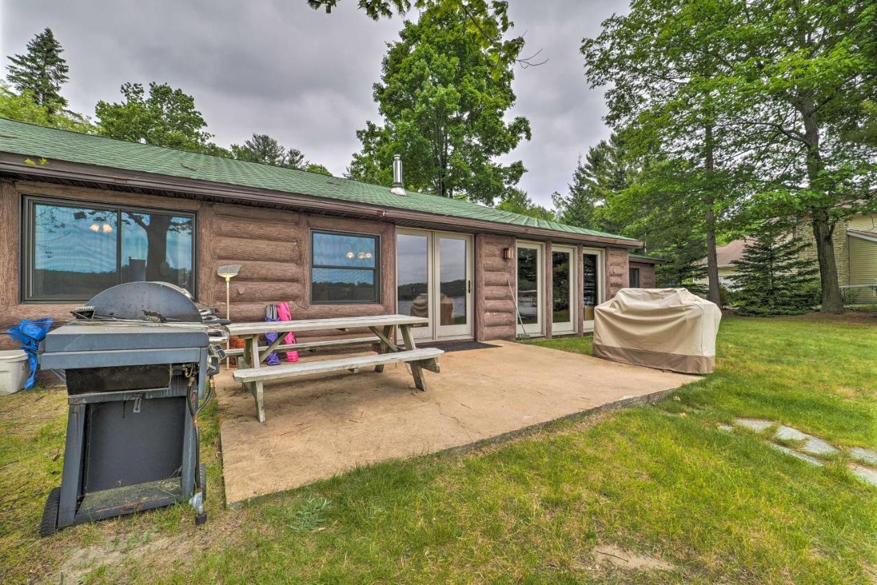 13 Mi To Downtown Quiet Lakefront Cottage トラバーズ・シティ エクステリア 写真