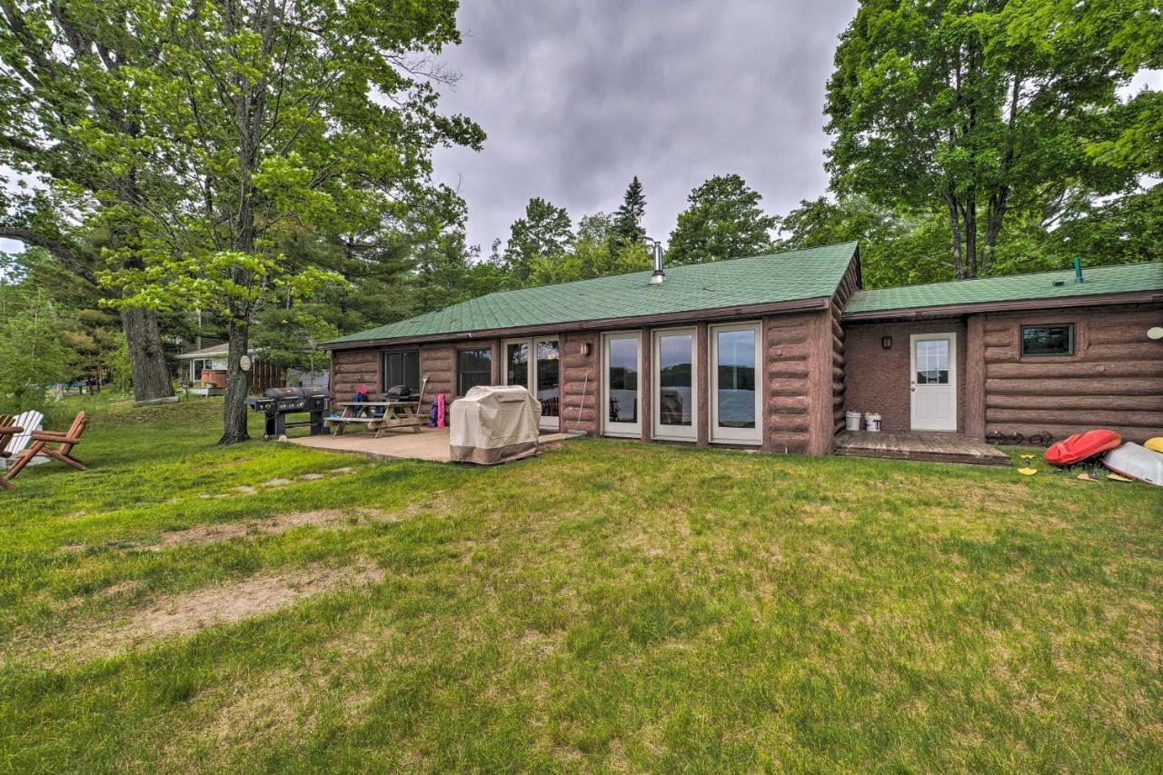 13 Mi To Downtown Quiet Lakefront Cottage トラバーズ・シティ エクステリア 写真